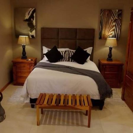 Meyers Guesthouse Jwaneng المظهر الخارجي الصورة