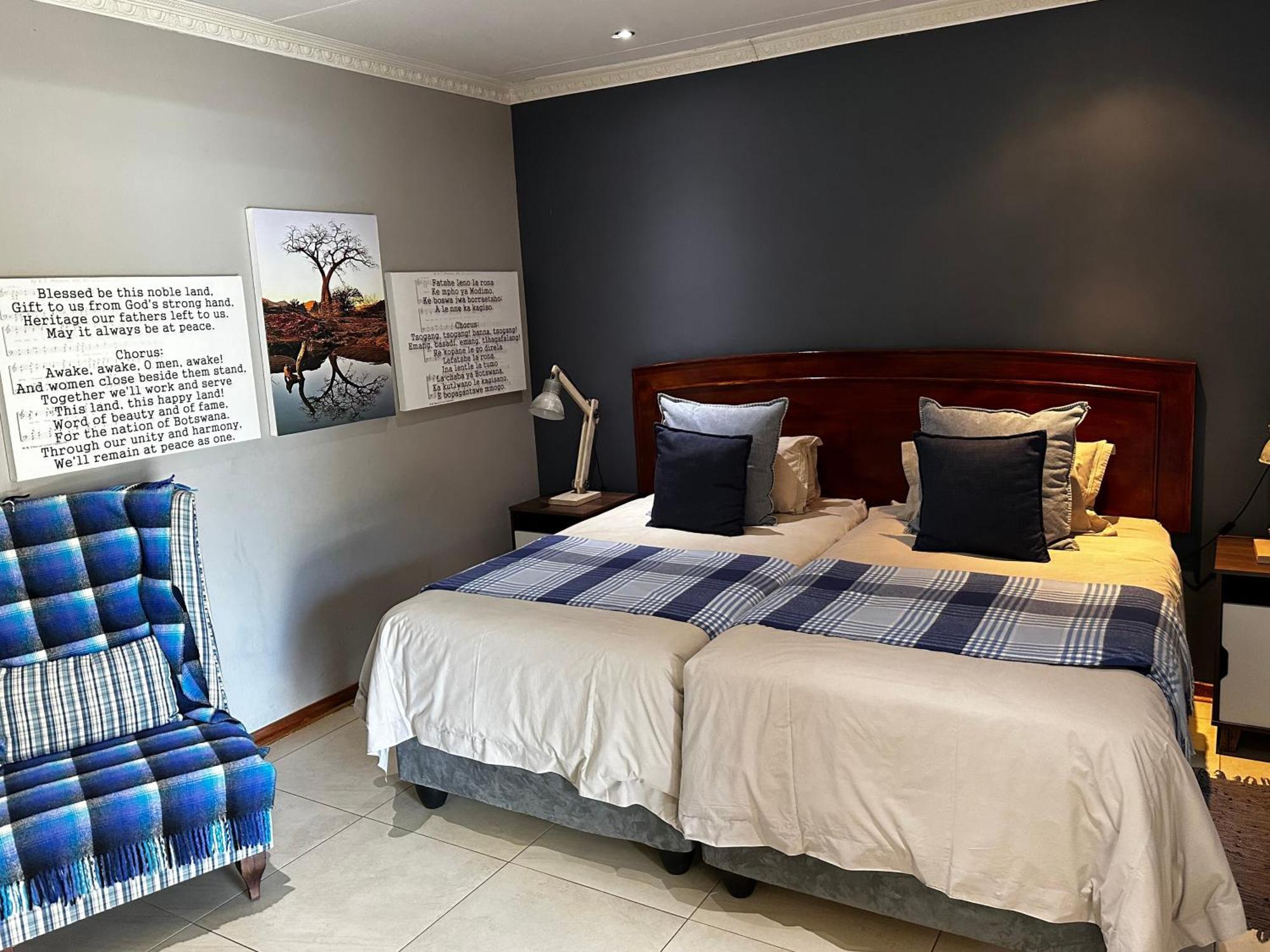 Meyers Guesthouse Jwaneng المظهر الخارجي الصورة